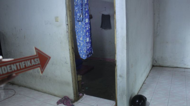 Suasana olah TKP wanita aniaya pacar hingga berujung maut.
