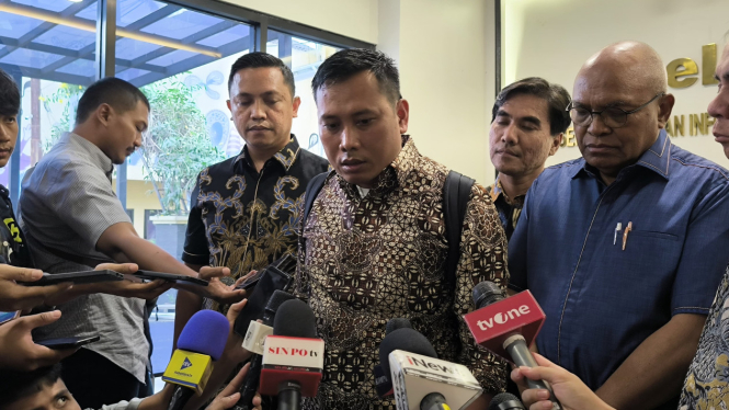 Staf Sekjen PDIP, Hasto Kristiyanto, bernama Kusnadi Laporkan Penyidik KPK ke Komnas HAM