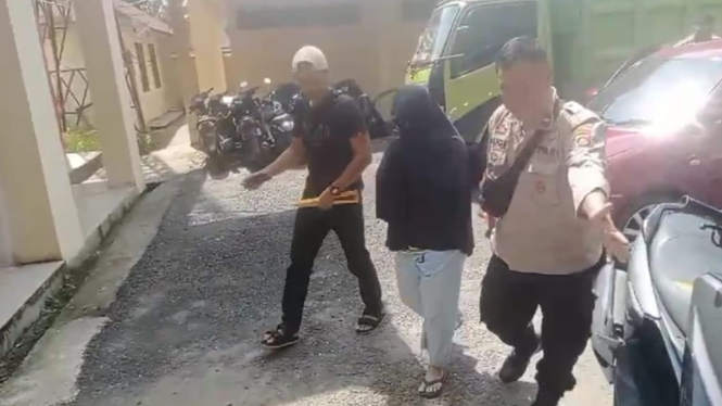 Seorang wanita diamankan Polres Merangin, Jambi.