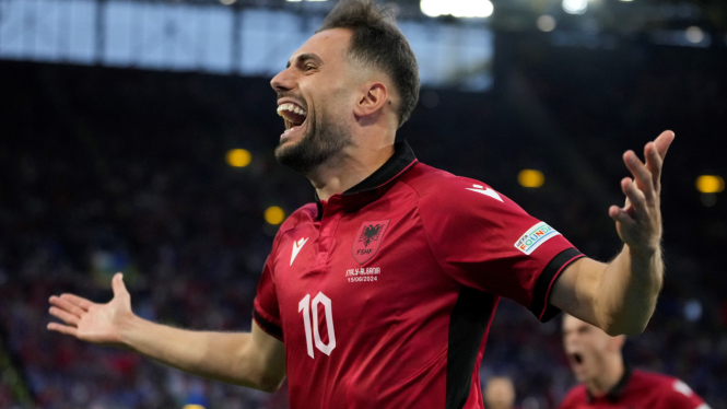 Pemain Timnas Albania, Nedim Bajrami cetak gol tercepat di Piala Eropa