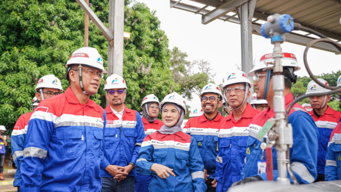 Komut dan Dirut Pertamina tinjau TBBM Plumpang (dok. Humas PT Pertamina)