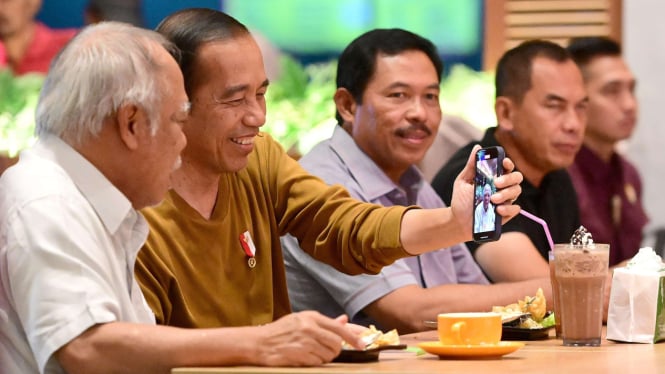 Presiden Jokowi dan Menteri PUPR Basuki juga Membuat Vlog di Semarang