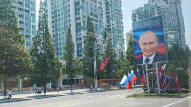 Potret Bendera dan Wajah Putin Berkibar di Ibu Kota Korut (Doc: NK News)