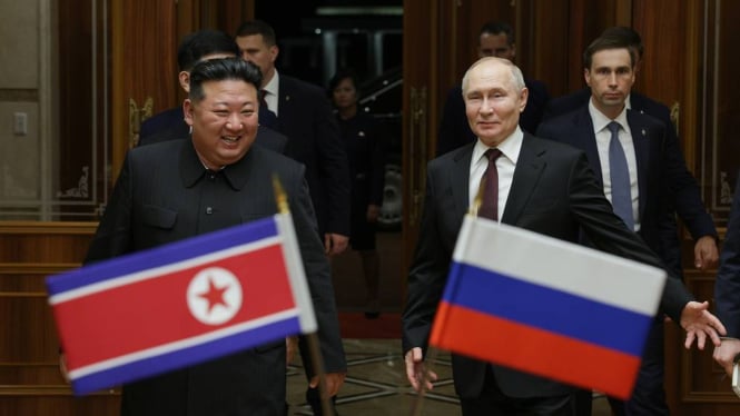 Putin Bersama Kim Jong Un (Doc: TASS)