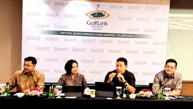 Jajaran Komisaris dan Direksi PT Intra GolfLink Resorts Tbk, dalam konferensi pers terbatas di Jakarta, Rabu, 19 Juni 2024