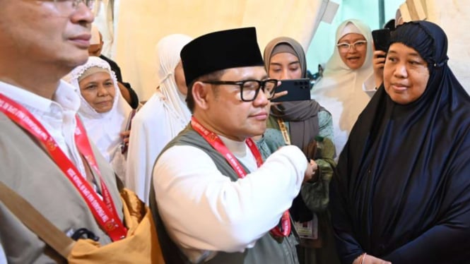  Ketua Tim Pengawas (Timwas) Haji DPR RI Cak Imin sidak ke Tenda Jemaah di Mina