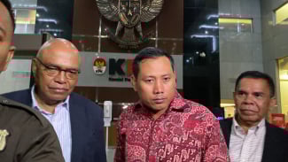  Sri Rejeki Hastomo atau Hasto?