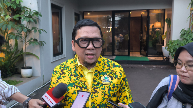 Wakil Ketua Umum Partai Golkar, Ahmad Doli Kurnia di kawasan Widya Chandra, Jakarta Selatan