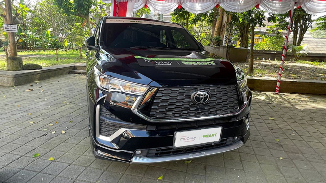 Kendaraan elektrifikasi Toyota untuk program SMART @Ubud
