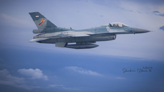 VIVA Militer: Jet tempur F-16 TNI intercept pesawat 