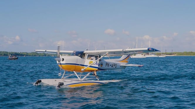  Uji coba penerbangan seaplane atau pesawat amfibi di Pantai Mertasari, Denpasar