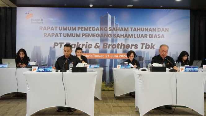 Jajaran Direksi PT Bakrie & Brothers Tbk (BNBR), dalam RUPST dan RUPSLB di Bakrie Tower, Jakarta, Jumat, 21 Juni 2024.
