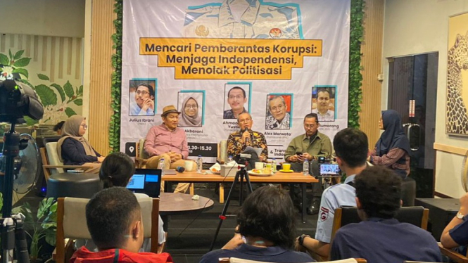 Acara diskusi publik PBHI dan Transparency Internasional Indonesia