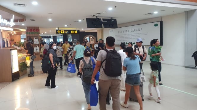 Lalulintas penumpang di Bandara I Gusti Ngurah Rai Bali