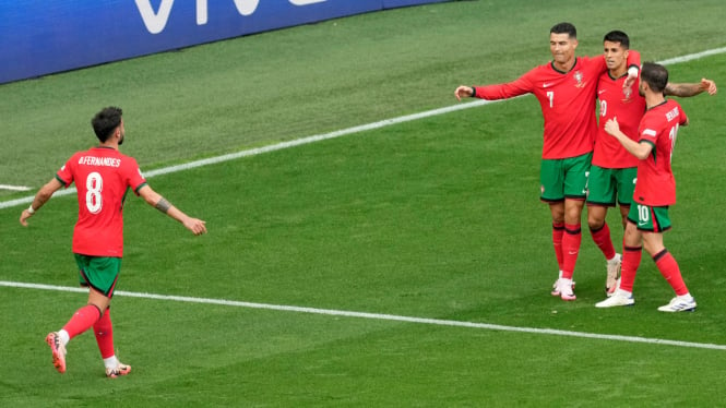 Cristiano Ronaldo dan pemain Timnas Portugal rayakan gol