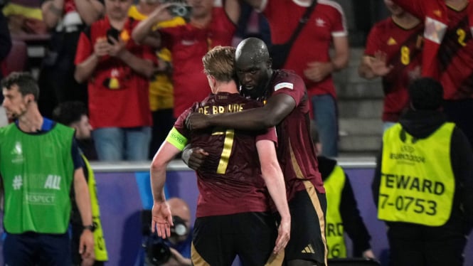 Pemain Timnas Belgia, Kevin De Bruyne dan Romelu Lukaku rayakan gol