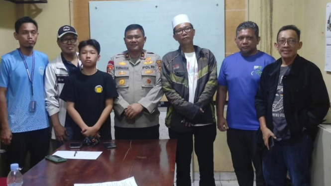 Bocah pesepeda dan pengemudi ojol akhirnya sepakat damai