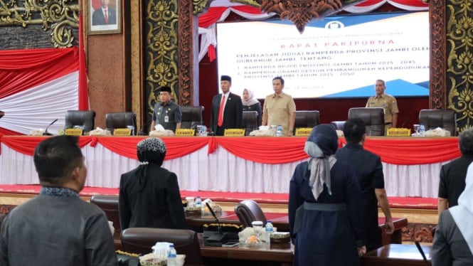 DPRD Provinsi Jambi Paripurna Penyerahan LHP atas LKP Tahun Anggaran 2023 