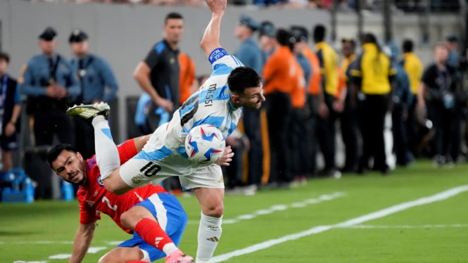 Pemain Timnas Argentina, Lionel Messi saat melawan Chile