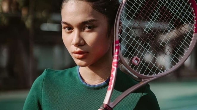 Istri Pratama Arhan, Aziza Salsha, bermain tenis