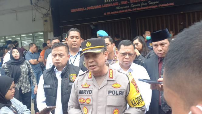 Kapolrestabes Palembang, Kombes Pol Harryo Sugihhartono, saat mendatangi TKP.