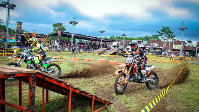 Balap motocross Trial Game Dirt