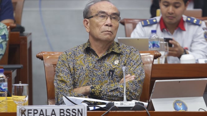 Kepala BSSN Hinsa Siburian Raker dengan DPR Terkait Pembobolan Data dan Judi Onl