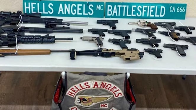 Barang sitaan milik komunitas motor Hells Angels Bakersfieldd