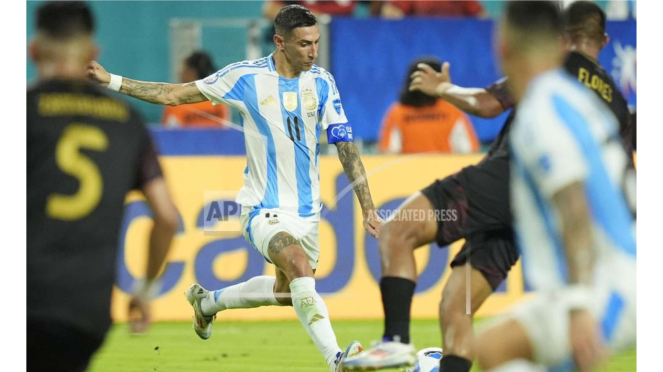 Argentina con la selección de Perú