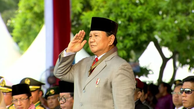 Menteri Pertahanan sekaligus Presiden RI terpilih periode 2024-2029, Prabowo Subianto di acara upacara peringatan HUT Bhayangkara ke-78 di Monas, Jakarta Pusat, Senin, 1 Juli 2024