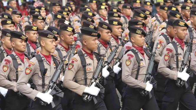 "Perayaan HUT ke-79 Bhayangkara di Monas, Polri Siapkan Sistem Pengamanan Multilapis"  

(Tata letak yang rapi dengan spasi yang seimbang dan penggunaan huruf kapital yang konsisten)