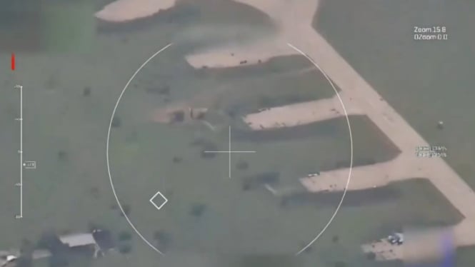 VIVA Militer: Serangan udara militer Rusia ke Pangkalan Udara Myrhorod