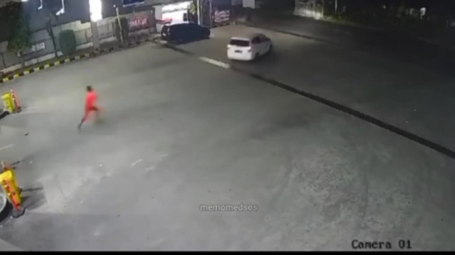 Pengendara mobil Sigra langsung kabur usai isi bensin di SPBU