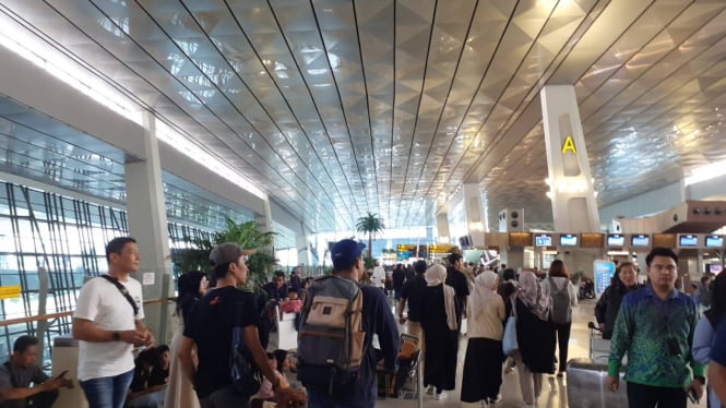 Pergerakan penumpang di bandara soetta