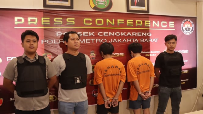 Polsek Cengakareng Jakarta Barat meringkus dua pelaku yang menjajakan anak di bawah umur sebagai pekerja seks komersial