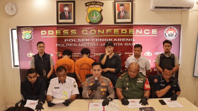 Polisi merilis dua pelaku dalam kasus ABG dipaksa open BO di Cengkareng, Jakarta Barat.