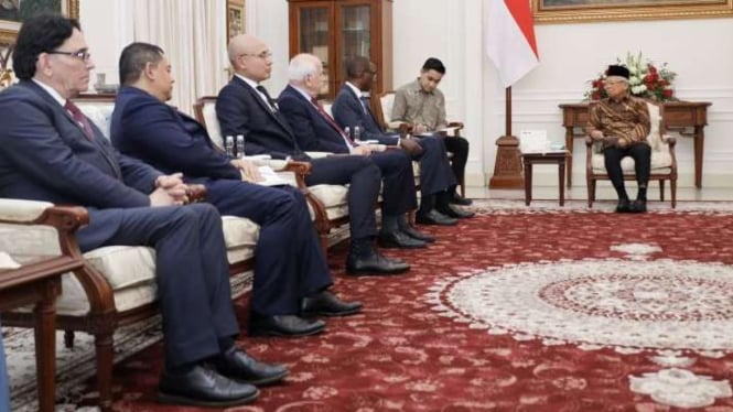 Wakil Presiden Ma'ruf Amin saat menerima kunjungan Delegasi Biro Komite Palestina PBB (CEIRPP) di Istana Wapres, Jakarta, Kamis, 4 Juli 2024.