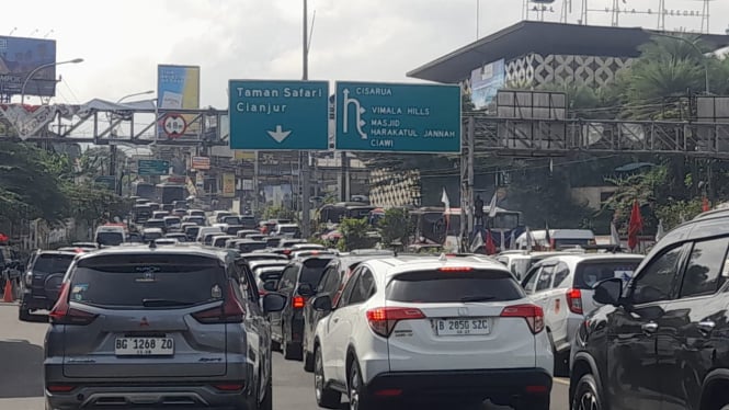 Arus lalu lintas kendaraanmenuju Puncak Bogor. (Ilustrasi)