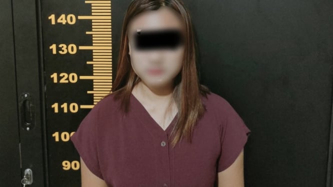 Seorang ibu rumah tangga ditangkap polisi gara-gara bikin arisan bodong.
