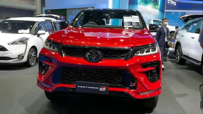 Toyota Fortuner GR Sport dengan ADAS dan Kamera 360