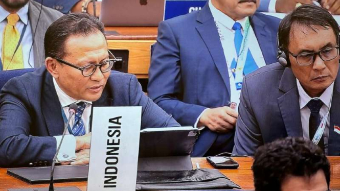 Delegasi indonesia dalam Sidang IMO di London.