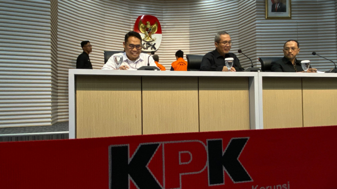 Tiga orang tersangka kasus korupsi di PT PLN ditahan KPK hari ini