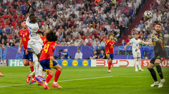 French national team player Randal Kolo Mouani scored a goal against Spain