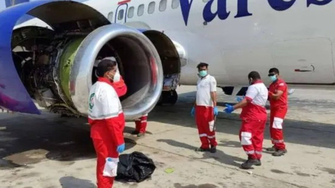 Insiden teknisi pesawat tersedot mesin jet Boeing.