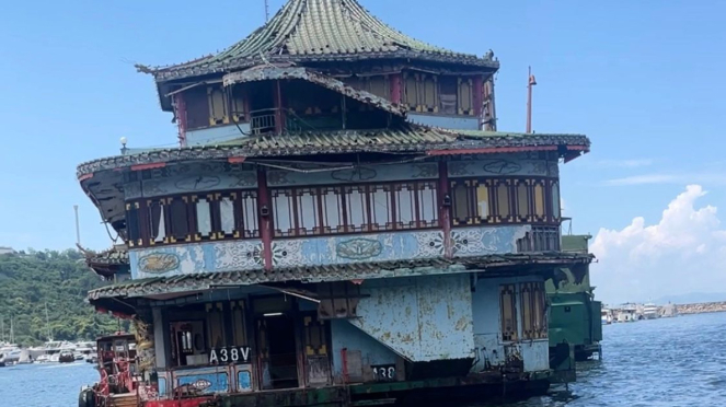 Restoran Terapung di Aberdeen Harbour