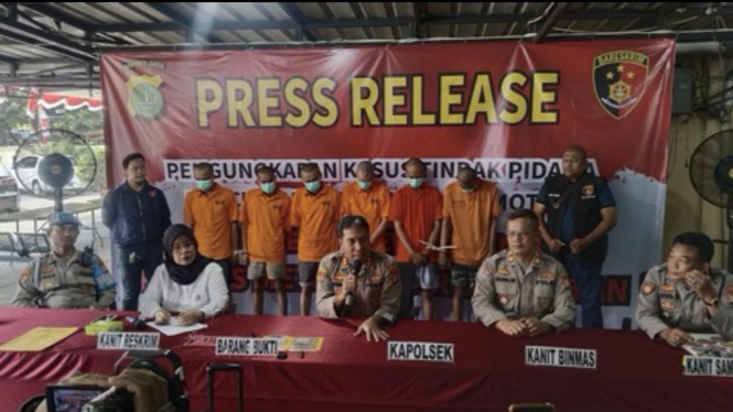 Polsek Kebayoran Baru konferensi pers penangkapan sindikat pencurian motor, Rabu, 10 Juli 2024. 