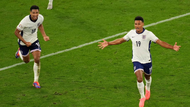 Pemain Timnas Inggris, Ollie Watkins rayakan gol