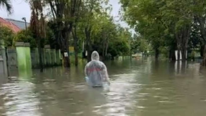 Banjir setinggi dada orang dewasa melanda wilayah Kota Gorontalo menggenangi enam kecamatan pada Kamis, 11 Juli 2024.