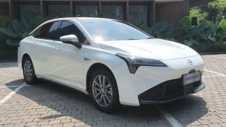 Berani Datangkan Sedan Listrik, Ini Alasan Aion Indonesia