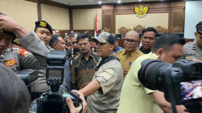 SYL ketika rampung jalani sidang vonis korupsi di Kementan